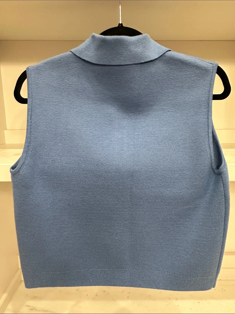 Abercrombie & Fitch small Sleeveless Knit Polo in Light Periwinkle. New - Picture 2 of 4